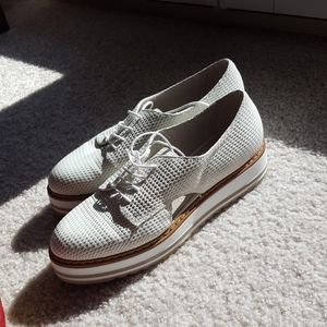 Summit by White Mountain platform sneaker